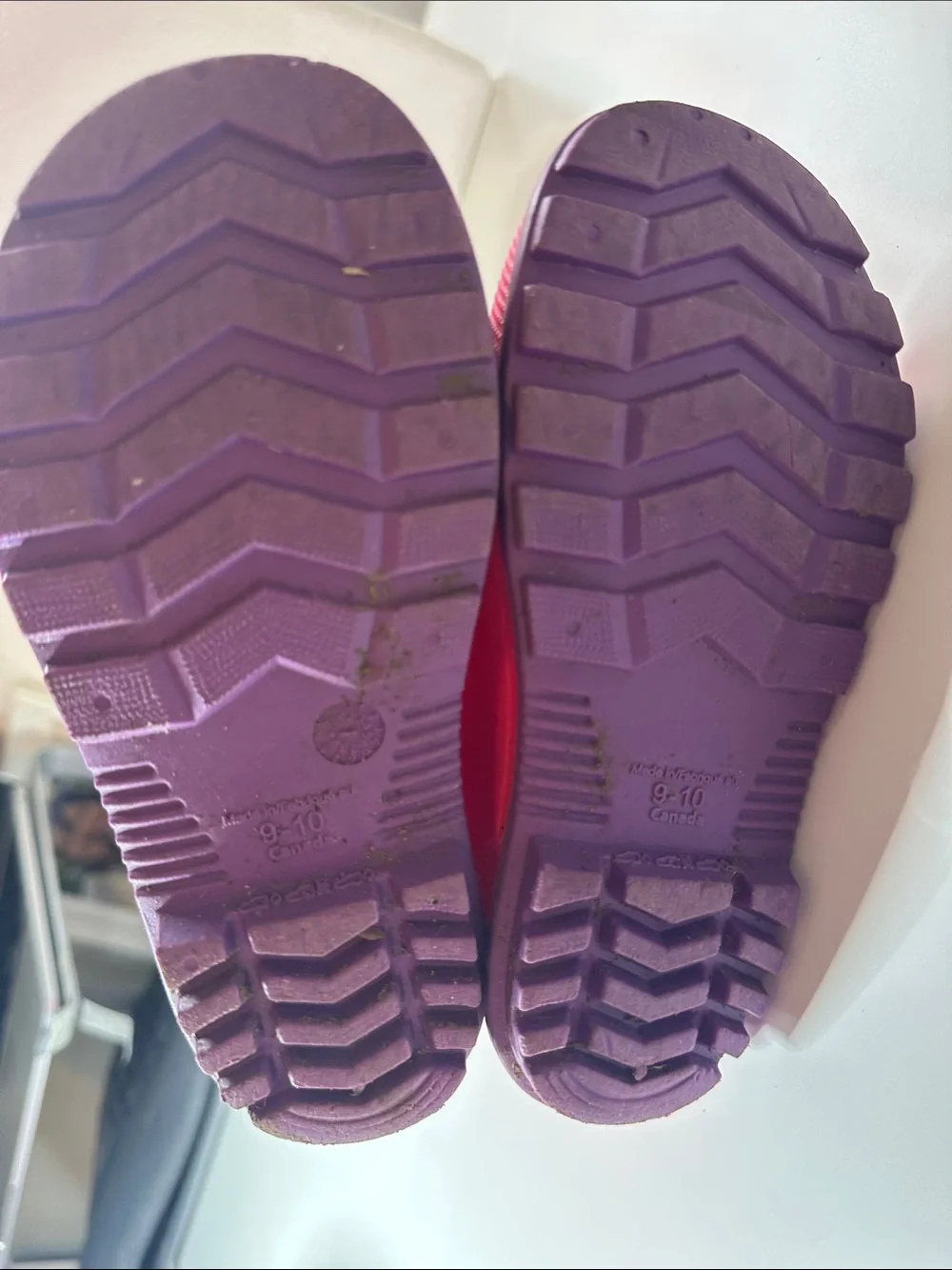 Pink rain boots little kid size 9-10